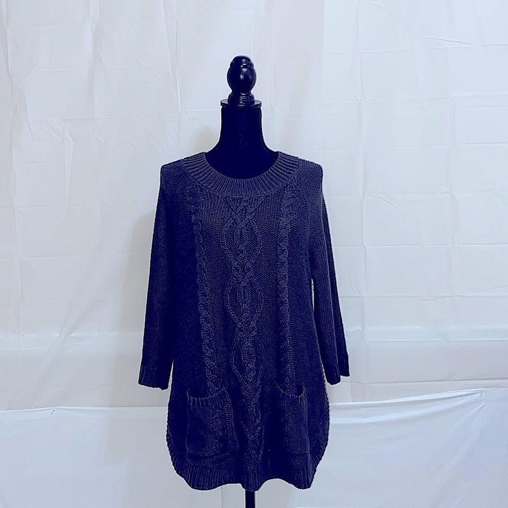 Versona Knitted Sweater Size M